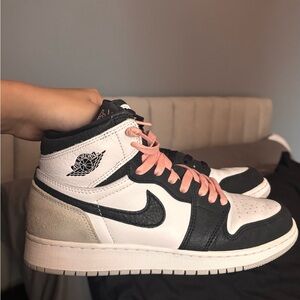 Jordan's 1 Coral Gs,worn,comes with all 3lace colors